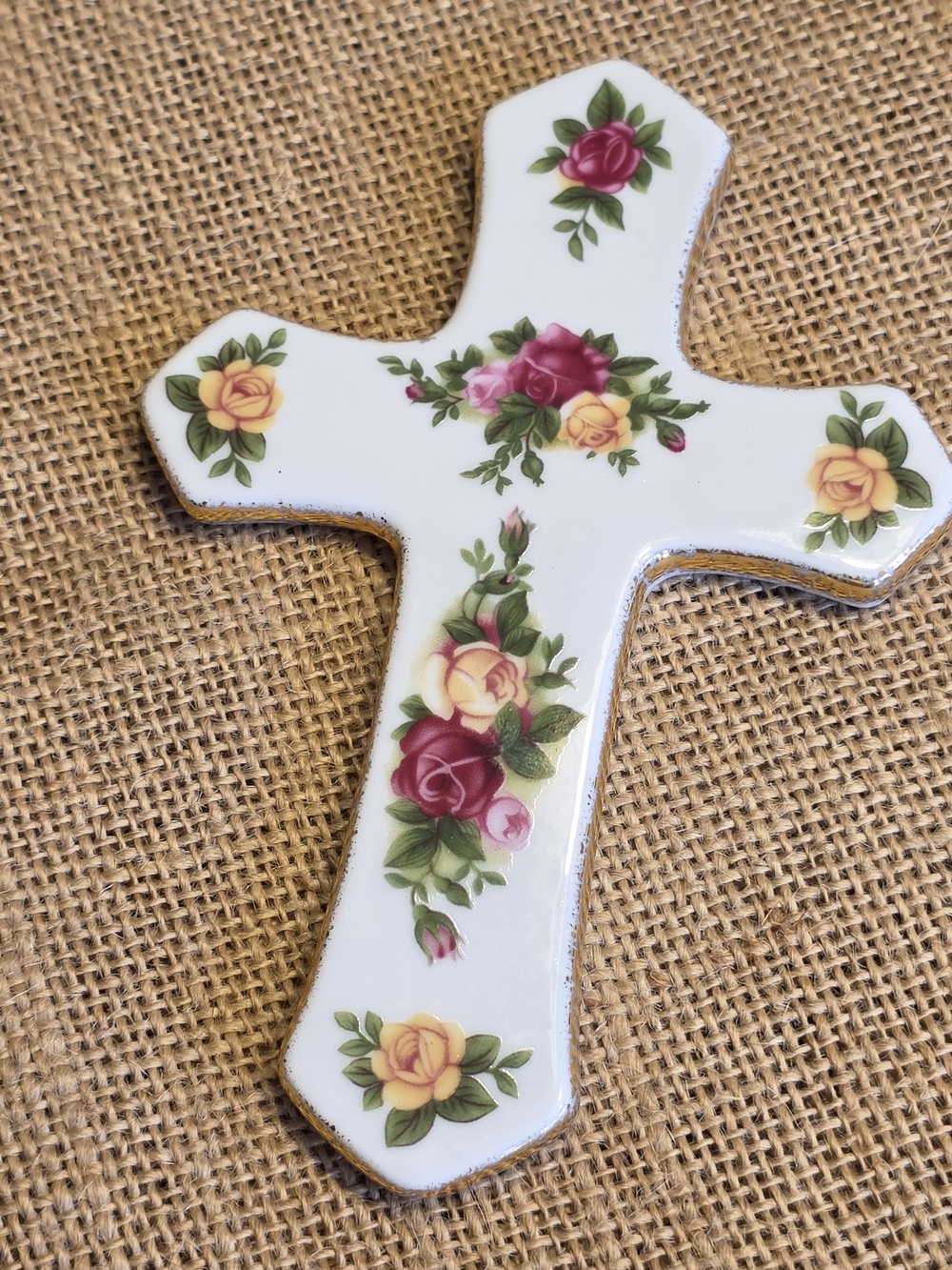 VTG Royal Albert Old Country Roses Bone China Wall Cross Gold Trim 5"